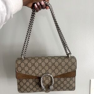 Gucci Dionysus GG Supreme Small Shoulder bag in the color beige
